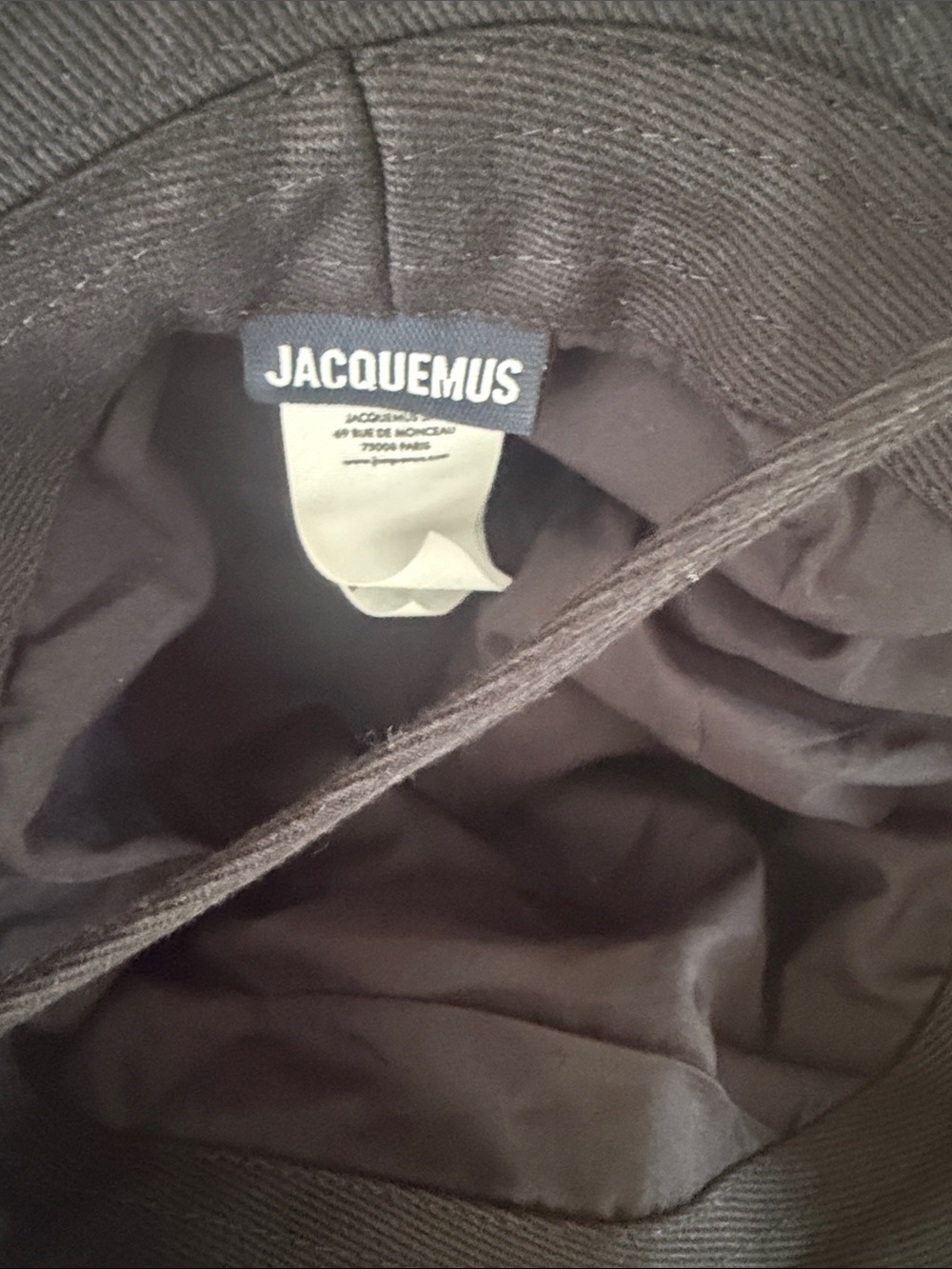 Jacquemus Black women Bucket Hat with Chin Strap - Picture 2 of 5